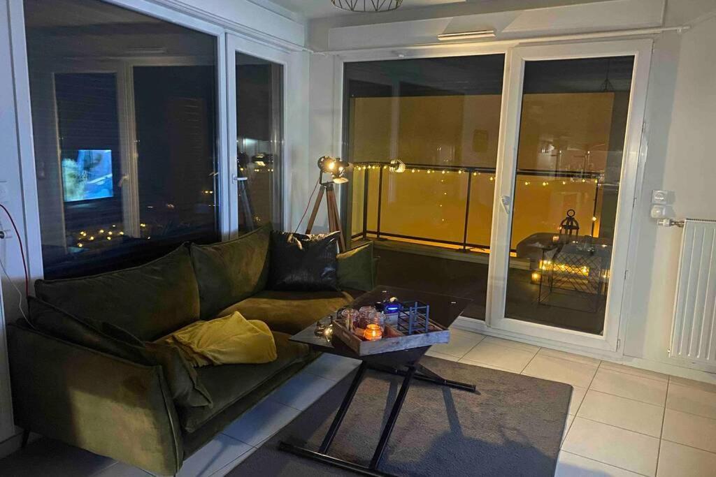 Meyzieu : superbe appartement très cosy. Esterno foto